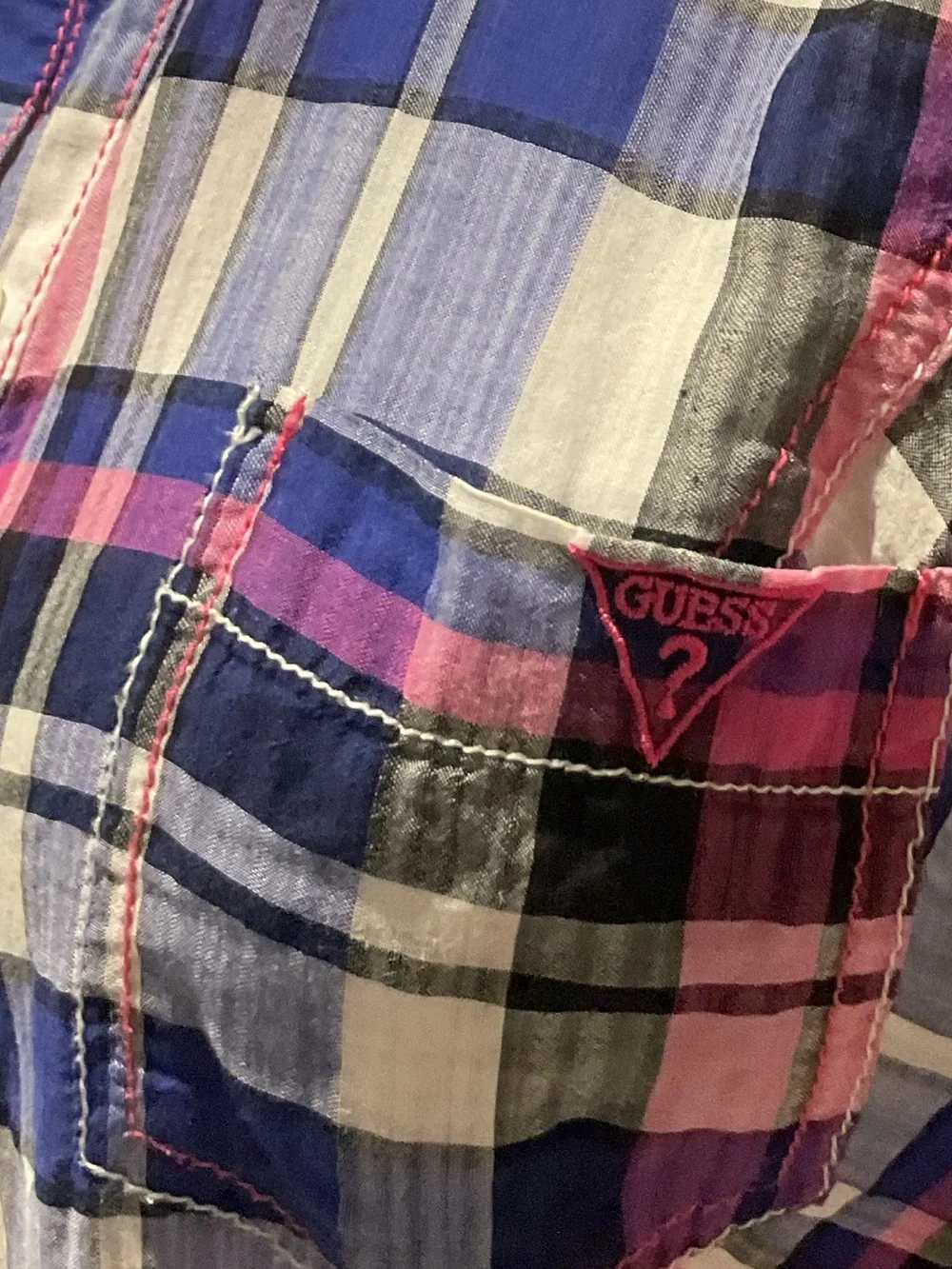 *Guess* Plaid Button-Down Shirt with adjustable sleeves . - Picture 5 of 12